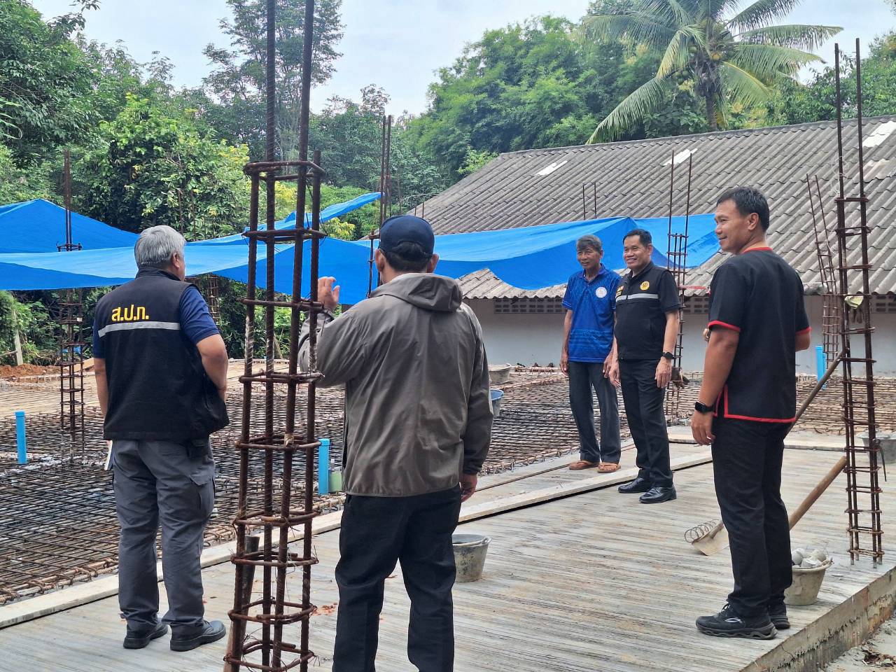 title - ผู้ตรวจราชการ ส.ป.ก. ลงพื้นที่จังหวัดสกลนคร ประชุมติดตามความก้าวหน้าผลการดำเนินงาน พร้อมตรวจเยี่ยมให้กำลังใจเกษตรกรในเขตปฏิรูปที่ดิน 